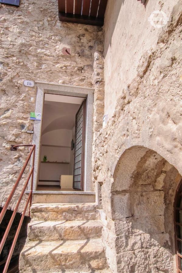 Appartamenti Frapporta Tenno Εξωτερικό φωτογραφία